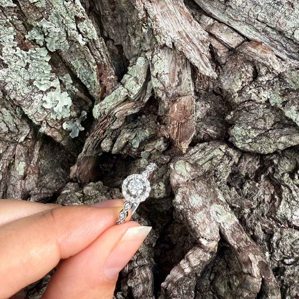 Kay Jewelers Silver Ring with Clear Stones